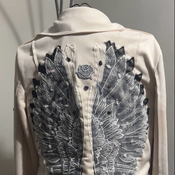 Fabulous angel wings jacket with sewed on natural healing crystals. - Picture 1 of 2